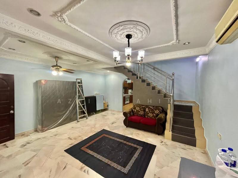 2-storey Terraced House for Sale in Cheras (Selangor) - Azli Ibrahim - Living Room - PropertyGuru.com.my
