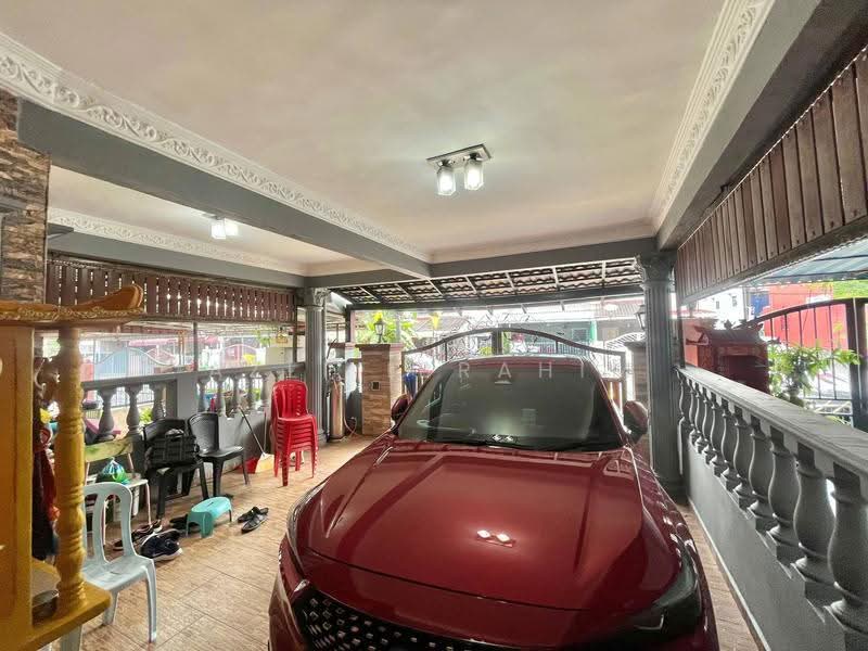 2-storey Terraced House for Sale in Cheras (Selangor) - Azli Ibrahim - Car Park - PropertyGuru.com.my