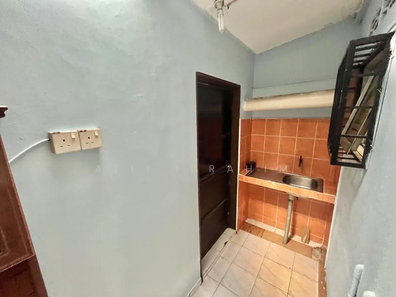 2-storey Terraced House for Sale in Cheras (Selangor) - Azli Ibrahim - Kitchen - PropertyGuru.com.my
