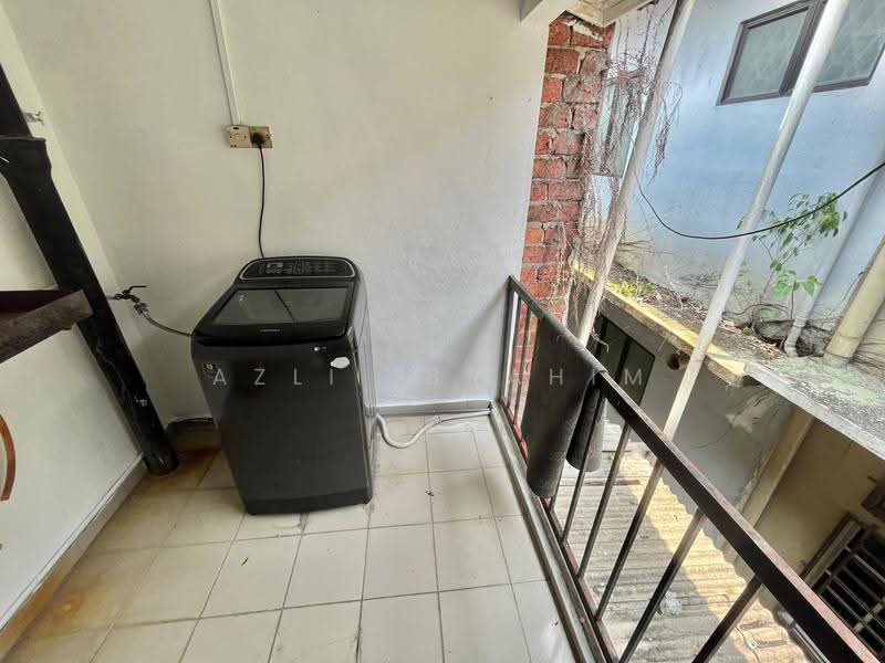 2-storey Terraced House for Sale in Cheras (Selangor) - Azli Ibrahim - Balcony - PropertyGuru.com.my