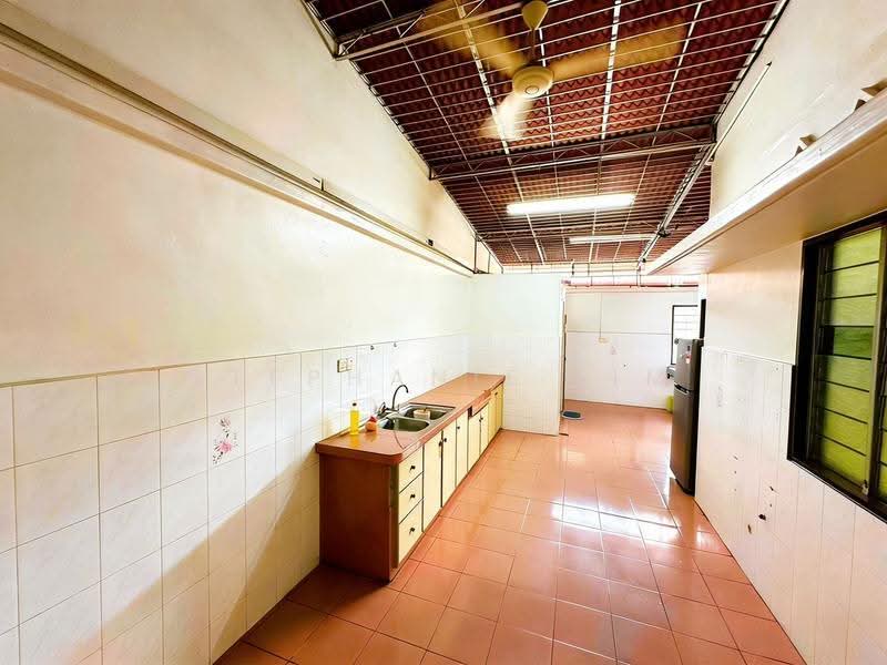 1-storey Terraced House for Sale in Jelutong (Penang) - Stephanie Lim - Kitchen - PropertyGuru.com.my