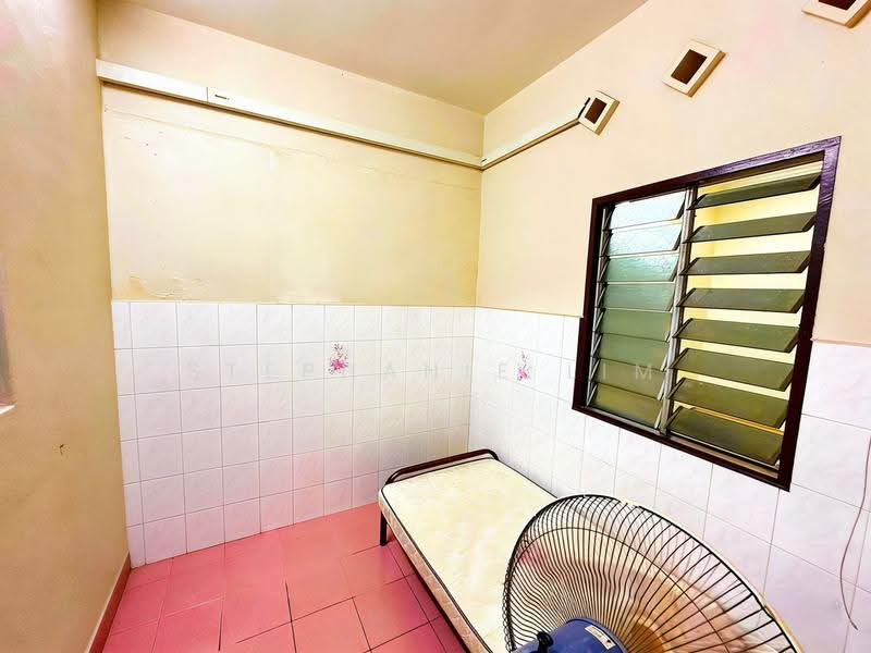 1-storey Terraced House for Sale in Jelutong (Penang) - Stephanie Lim - Bedroom - PropertyGuru.com.my