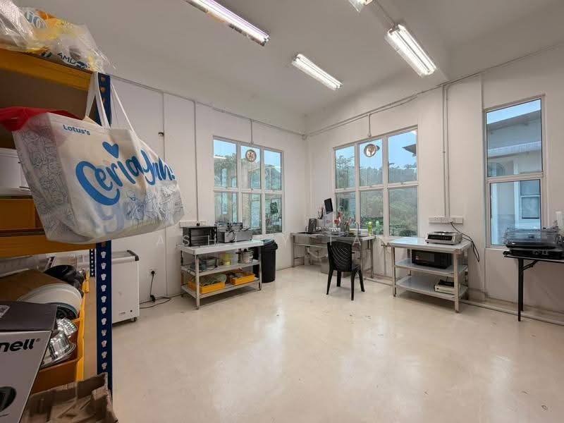 Commercial Semi-D for Sale in Raja Uda (Butterworth) - Ashley Tan - Kitchen - PropertyGuru.com.my