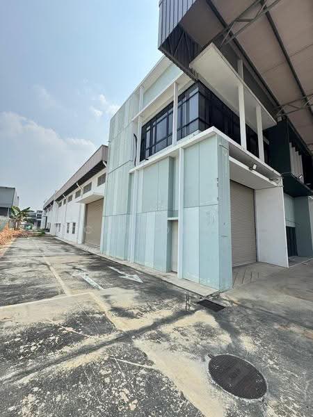 Cluster Factory for Rent in Taman Perindustrian Cemerlang (Ulu Tiram) - Carson . - Exterior - PropertyGuru.com.my