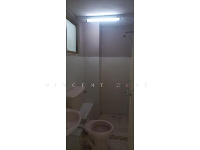 Kondominium untuk Dijual di Danau Idaman - Vincent Chye - Bathroom - PropertyGuru.com.my