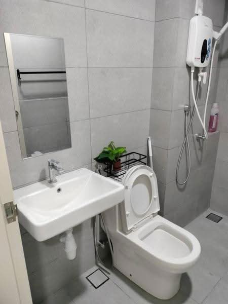 Service Residence for Rent at Vivo Executive Apartment - Derrick . - Bathroom - PropertyGuru.com.my