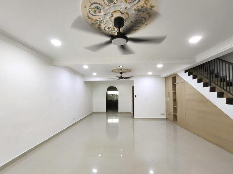 2-storey Terraced House for Sale in Taman Puncak Jalil (Seri Kembangan) - Azli Ibrahim - Living Room - PropertyGuru.com.my