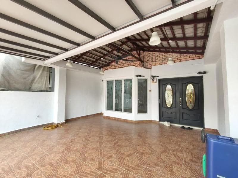 2-storey Terraced House for Sale in Taman Puncak Jalil (Seri Kembangan) - Azli Ibrahim - Exterior - PropertyGuru.com.my