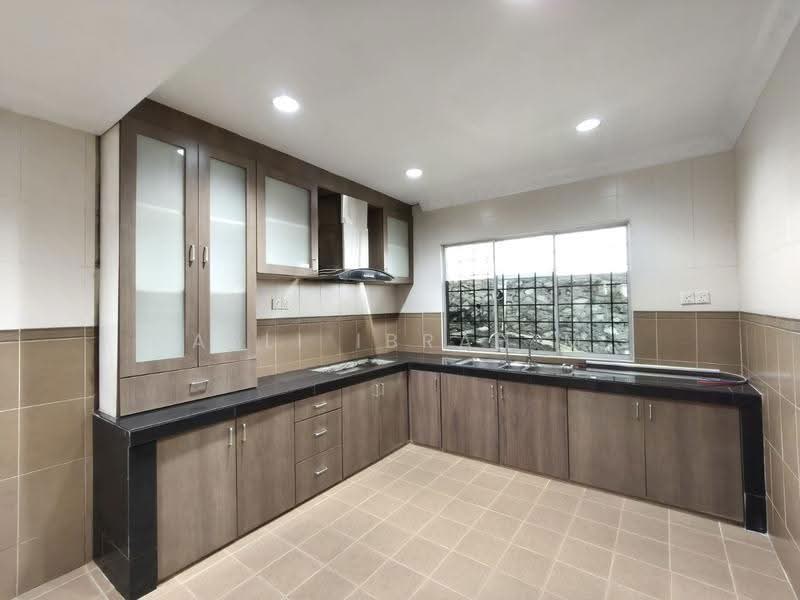2-storey Terraced House for Sale in Taman Puncak Jalil (Seri Kembangan) - Azli Ibrahim - Kitchen - PropertyGuru.com.my