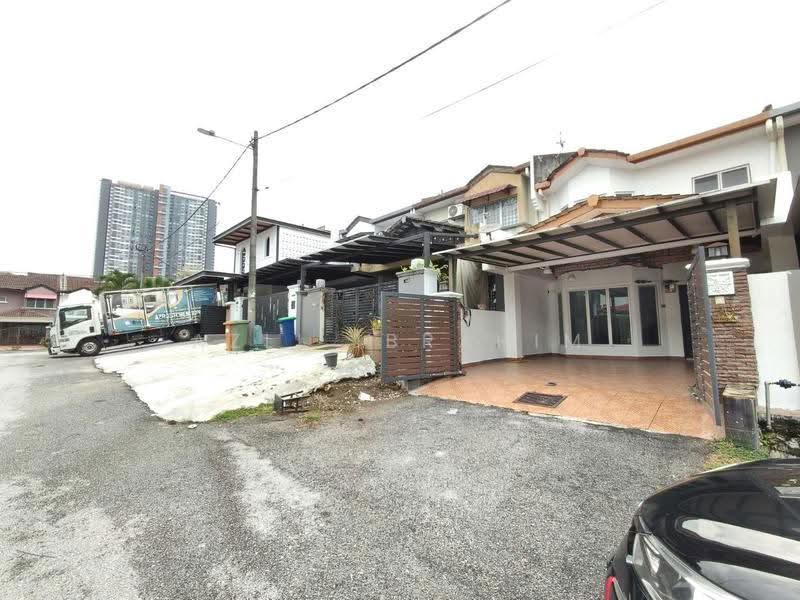 2-storey Terraced House for Sale in Taman Puncak Jalil (Seri Kembangan) - Azli Ibrahim - Exterior - PropertyGuru.com.my