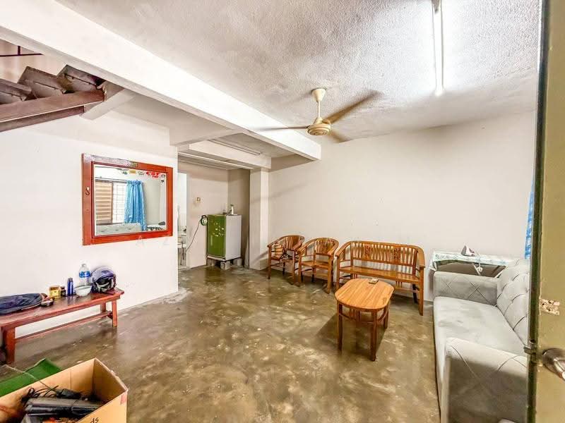 2-storey Terraced House for Sale in Taman Kantan Permai (Kajang) - Azli Ibrahim - Living Room - PropertyGuru.com.my