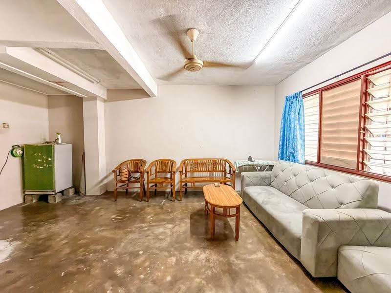2-storey Terraced House for Sale in Taman Kantan Permai (Kajang) - Azli Ibrahim - Living Room - PropertyGuru.com.my