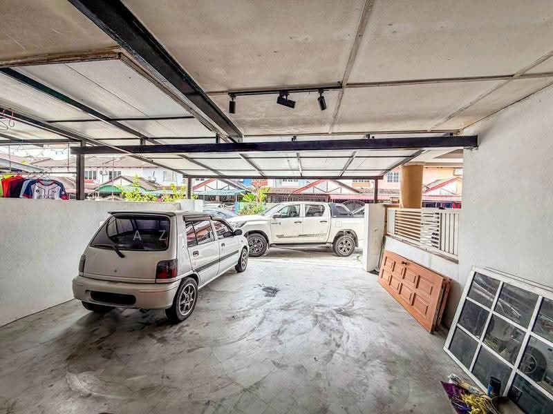 2-storey Terraced House for Sale in Taman Kantan Permai (Kajang) - Azli Ibrahim - Car Park - PropertyGuru.com.my