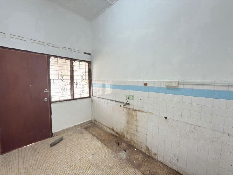Semi-Detached House for Sale in Taman Sentosa (Johor Bahru) - JAN AU - Kitchen - PropertyGuru.com.my