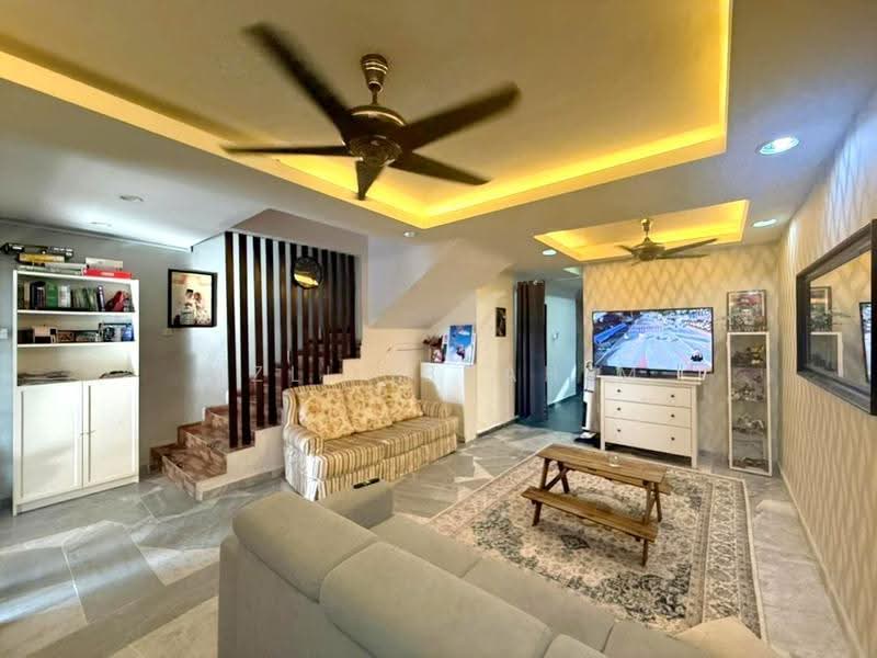 2-storey Terraced House for Sale in Bandar Bukit Puchong (Puchong) - Azli Ibrahim - Living Room - PropertyGuru.com.my