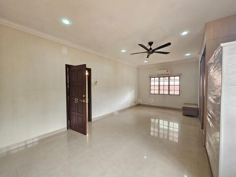 Rumah Berkembar untuk Dijual di Taman Lagenda Mas (Cheras) - Bryan Ng - Living Room - PropertyGuru.com.my