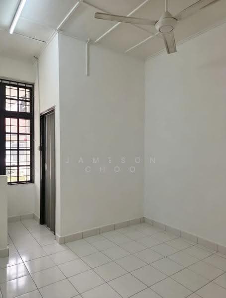 1.5-storey Terraced House for Sale in Taman Molek (Johor Bahru) - Jameson Choo - Interior - PropertyGuru.com.my