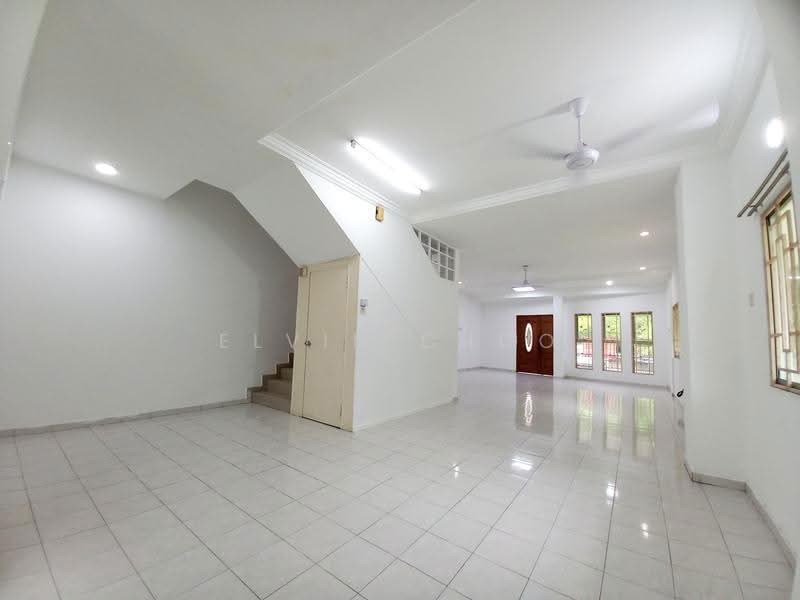 Rumah Teres 2-Tingkat untuk Disewa di Batu Maung (Penang) - Elvin Choo - Living Room - PropertyGuru.com.my
