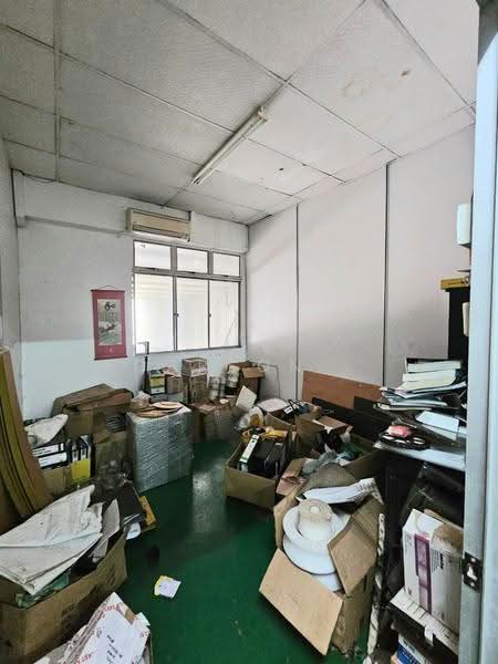 Terrace Factory for Sale in Taman Kota Puteri (Masai) - Carson . - Interior - PropertyGuru.com.my