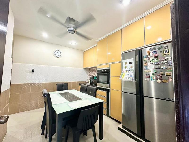 1.5-storey Terraced House for Sale in Taman Permata (Ulu Kelang) - Azli Ibrahim - Kitchen - PropertyGuru.com.my