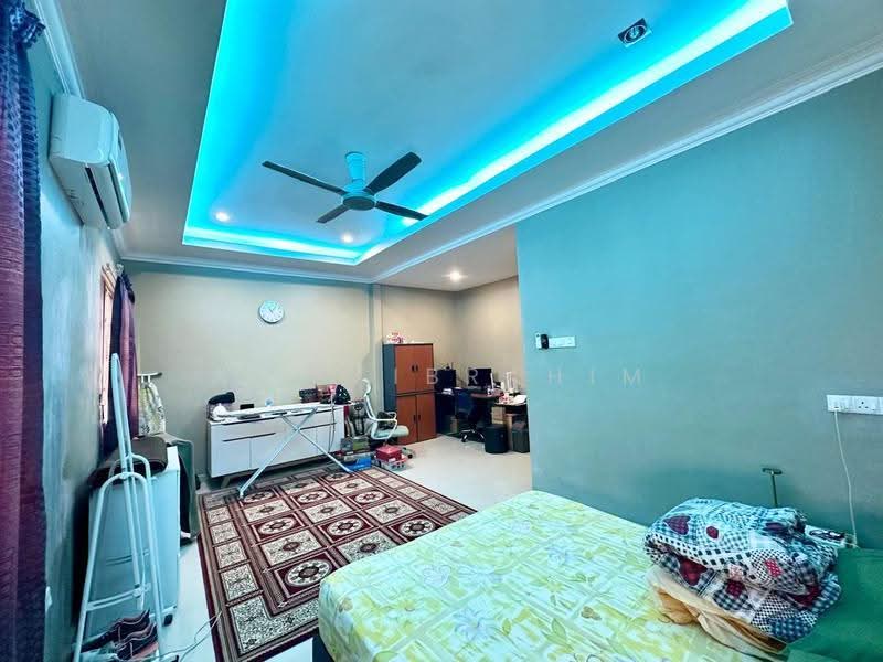 1.5-storey Terraced House for Sale in Taman Permata (Ulu Kelang) - Azli Ibrahim - Bedroom - PropertyGuru.com.my