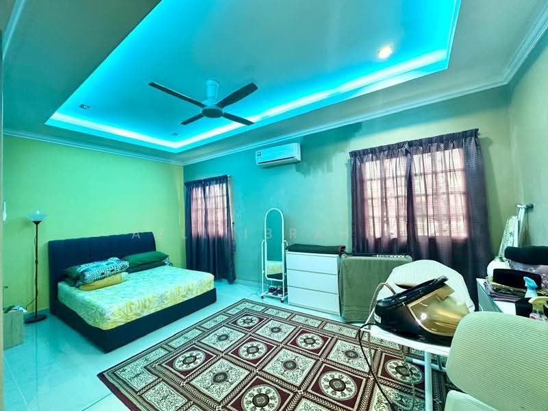 1.5-storey Terraced House for Sale in Taman Permata (Ulu Kelang) - Azli Ibrahim - Bedroom - PropertyGuru.com.my