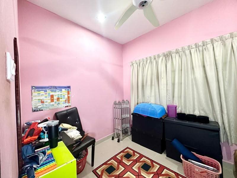 1.5-storey Terraced House for Sale in Taman Permata (Ulu Kelang) - Azli Ibrahim - Bedroom - PropertyGuru.com.my