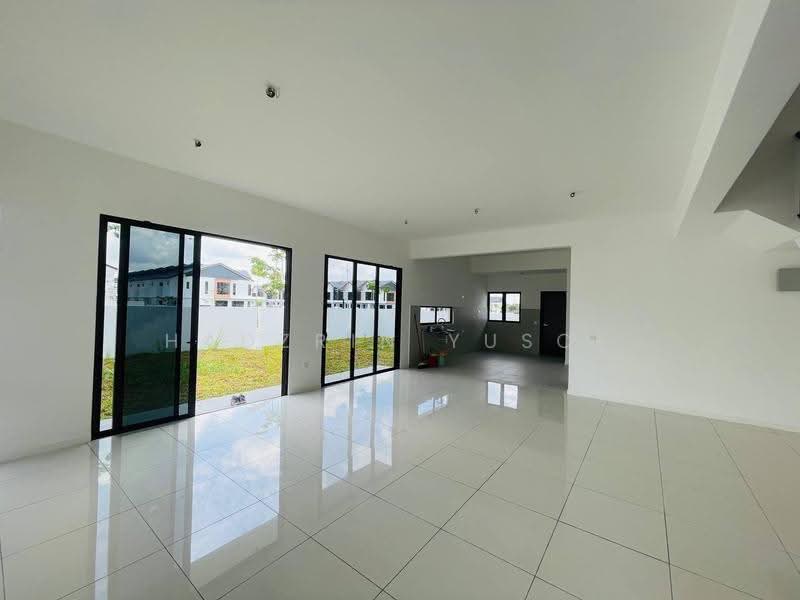 2-storey Terraced House for Sale in Sepang (Selangor) - HADZRIN YUSOF - Living Room - PropertyGuru.com.my