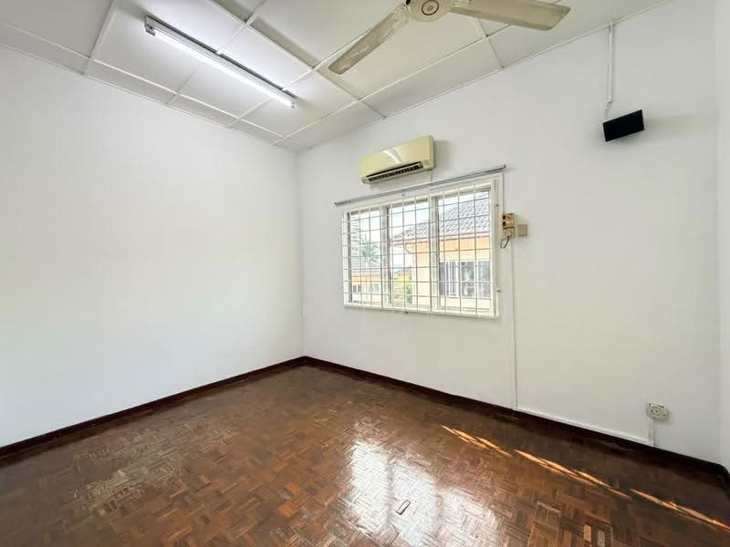 Bungalow House for Sale in Taman Sri Hijau (Rawang) - SK Luk - Interior - PropertyGuru.com.my