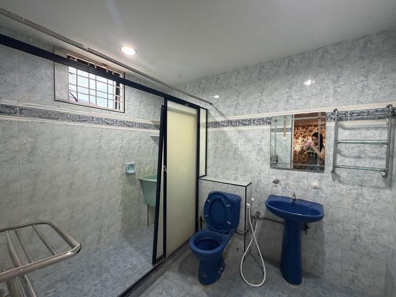 Bungalow House for Sale in Island Glades (Jelutong) - Qyan Goh - Bathroom - PropertyGuru.com.my