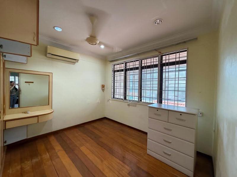 Bungalow House for Sale in Island Glades (Jelutong) - Qyan Goh - Bedroom - PropertyGuru.com.my