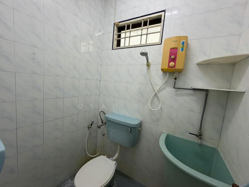 Bungalow House for Sale in Island Glades (Jelutong) - Qyan Goh - Bathroom - PropertyGuru.com.my