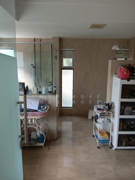 Bungalow House for Sale in Country Heights (Kajang) - Anbalagee Anbalagee - Bathroom - PropertyGuru.com.my