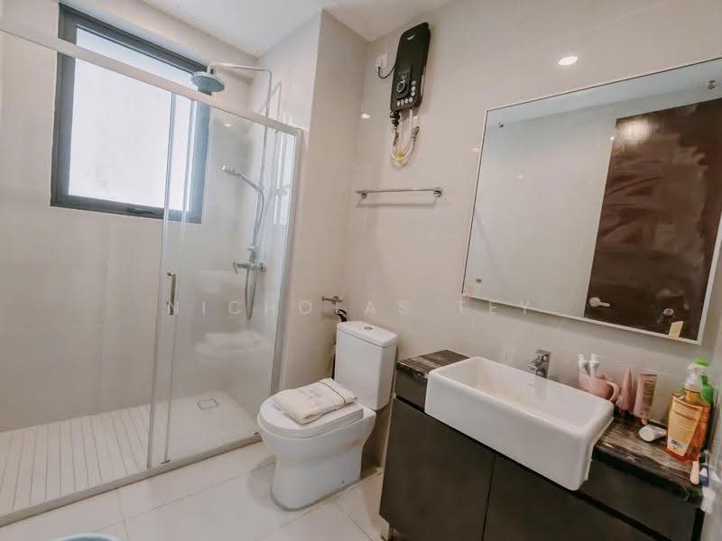 Condominium for Sale at Amberside @ Country Garden Danga Bay - Nicholas Tey - Bathroom - PropertyGuru.com.my
