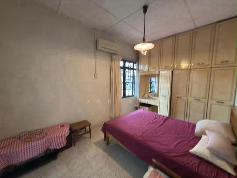 Rumah Berkembar untuk Dijual di Taman Sentosa (Johor Bahru) - JAN AU - Bedroom - PropertyGuru.com.my
