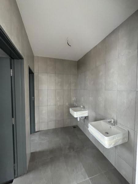 Shop / Office for Rent in Bandar Rimbayu (Telok Panglima Garang) - Teck Weng Tan - Bathroom - PropertyGuru.com.my