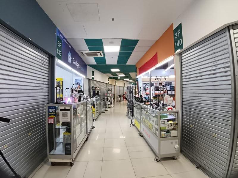 Retail Space for Rent in Bandar Botanic (Klang) - Steven Yong - Corridor - PropertyGuru.com.my