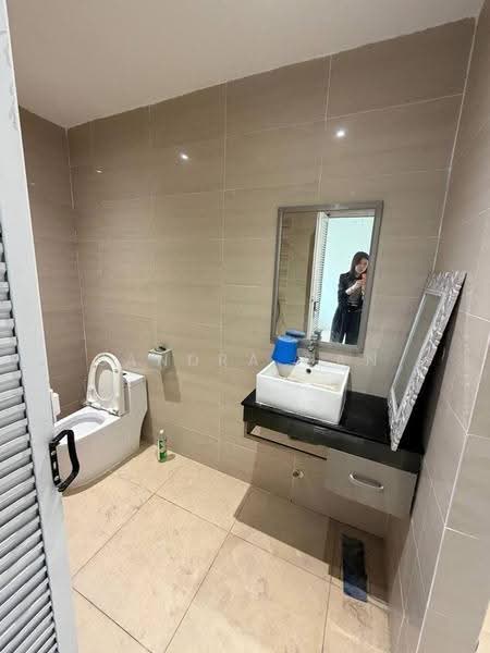 Rumah Berkembar untuk Disewa di Taman Stulang Laut (Johor Bahru) - Sandra Gan - Bathroom - PropertyGuru.com.my