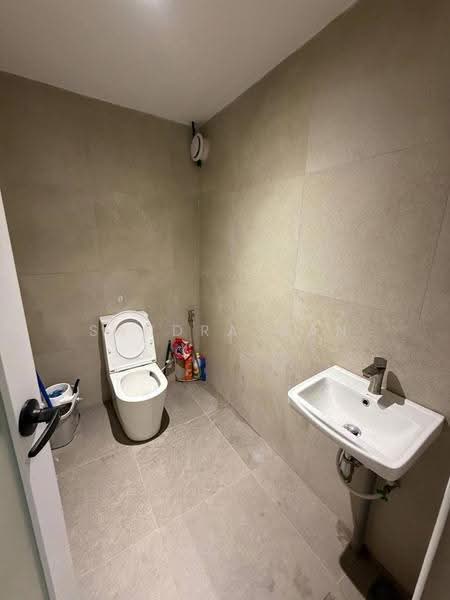Rumah Berkembar untuk Disewa di Taman Stulang Laut (Johor Bahru) - Sandra Gan - Bathroom - PropertyGuru.com.my