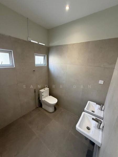 Rumah Berkembar untuk Disewa di Taman Stulang Laut (Johor Bahru) - Sandra Gan - Bathroom - PropertyGuru.com.my