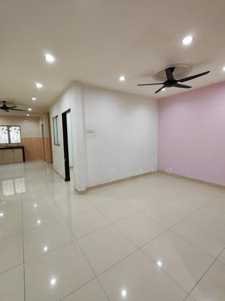2-storey Terraced House for Rent in Setia Alam (Selangor) - Veni Foo Yoke Fuang - Living Room - PropertyGuru.com.my