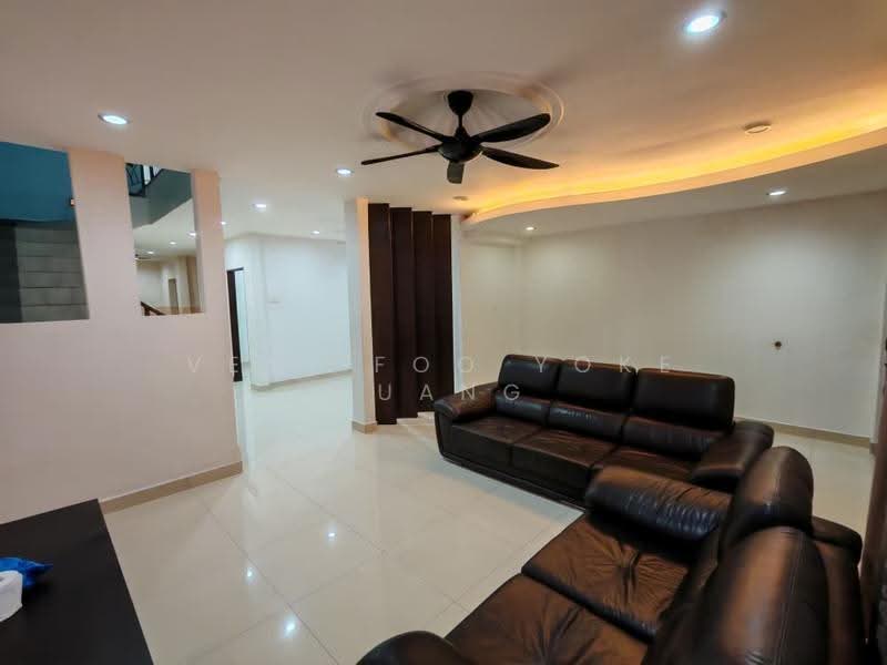 2-storey Terraced House for Rent in Setia Alam (Selangor) - Veni Foo Yoke Fuang - Living Room - PropertyGuru.com.my