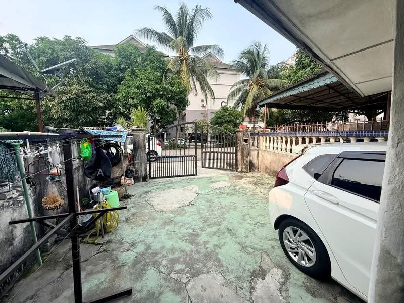 1-storey Terraced House for Sale in Petaling Jaya (Selangor) - Azli Ibrahim - Exterior - PropertyGuru.com.my