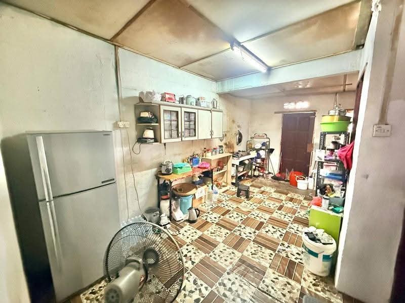 1-storey Terraced House for Sale in Petaling Jaya (Selangor) - Azli Ibrahim - Kitchen - PropertyGuru.com.my