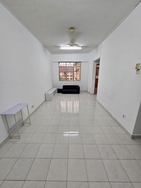 Pangsapuri untuk Dijual di Seri Ixora Apartment - Syafiq Razali - Living Room - PropertyGuru.com.my