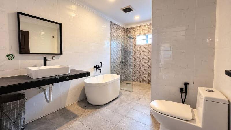 Rumah Teres 2-Tingkat untuk Dijual di Taman Melawati (Ulu Kelang) - Azli Ibrahim - Bathroom - PropertyGuru.com.my