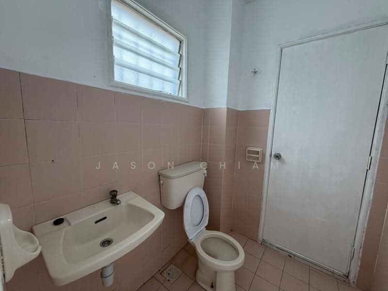 Terraced House for Sale in Bandar Sungai Long (Selangor) - Jason Chiam - Bathroom - PropertyGuru.com.my