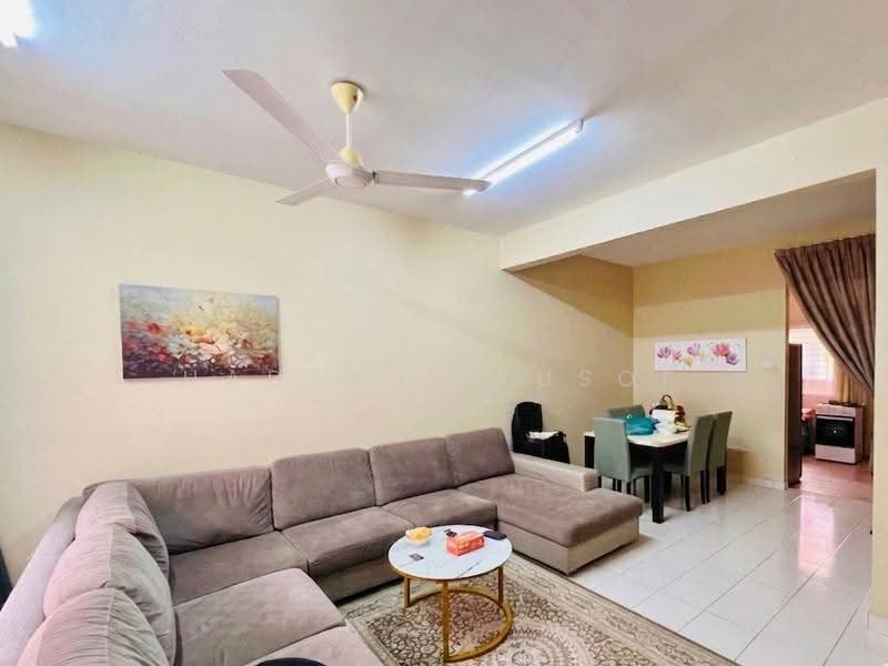 Rumah Teres 2-Tingkat untuk Dijual di Alam Suria (Puncak Alam) - HADZRIN YUSOF - Living Room - PropertyGuru.com.my