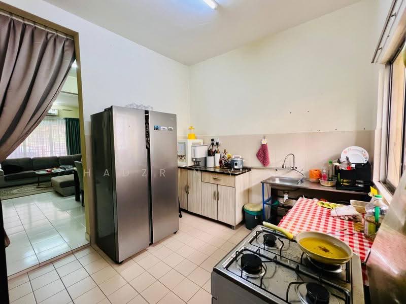 Rumah Teres 2-Tingkat untuk Dijual di Alam Suria (Puncak Alam) - HADZRIN YUSOF - Kitchen - PropertyGuru.com.my