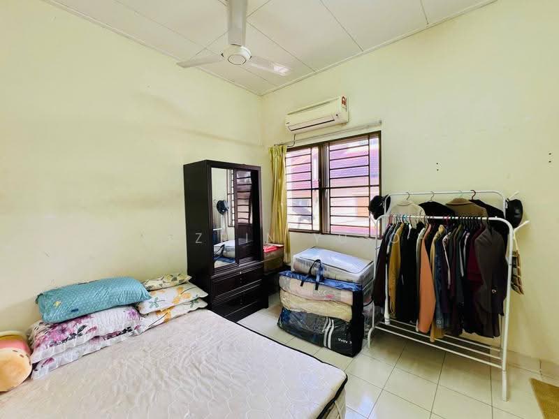 Rumah Teres 2-Tingkat untuk Dijual di Alam Suria (Puncak Alam) - HADZRIN YUSOF - Bedroom - PropertyGuru.com.my